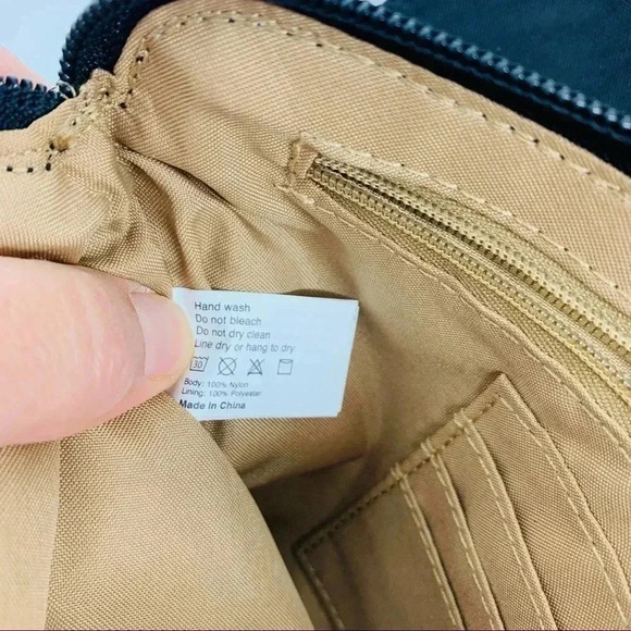 Baggallini Crossbody Nylon purse - Picture 6 of 10